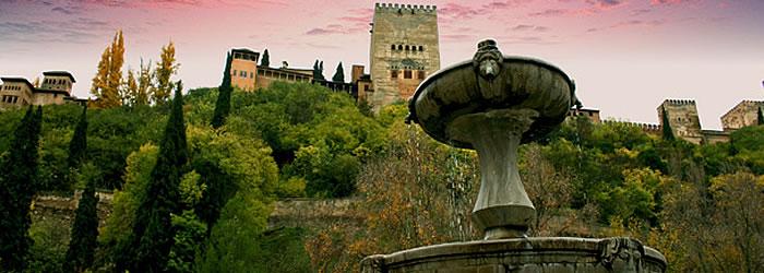 Fortress and gardens Alhambra was a mighty fortress with beautiful Moorish gardens. By Angel Mmateo (GRANADA 001 on Flickr) [CC-BY-3.0], via Wikimedia Commons